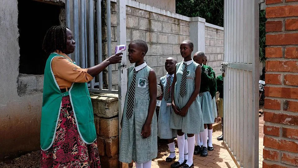 Kako je Uganda Zaustavila Ebolu Dok DR Kongo Bori Težak Epidemijski Talas