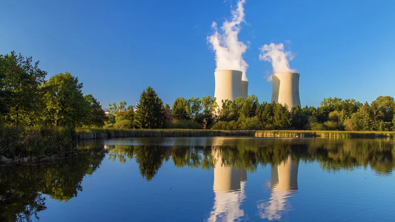5 Nedostataka Nuklearne Energije — Zašto Rast AI Može Ojačati Te Brige