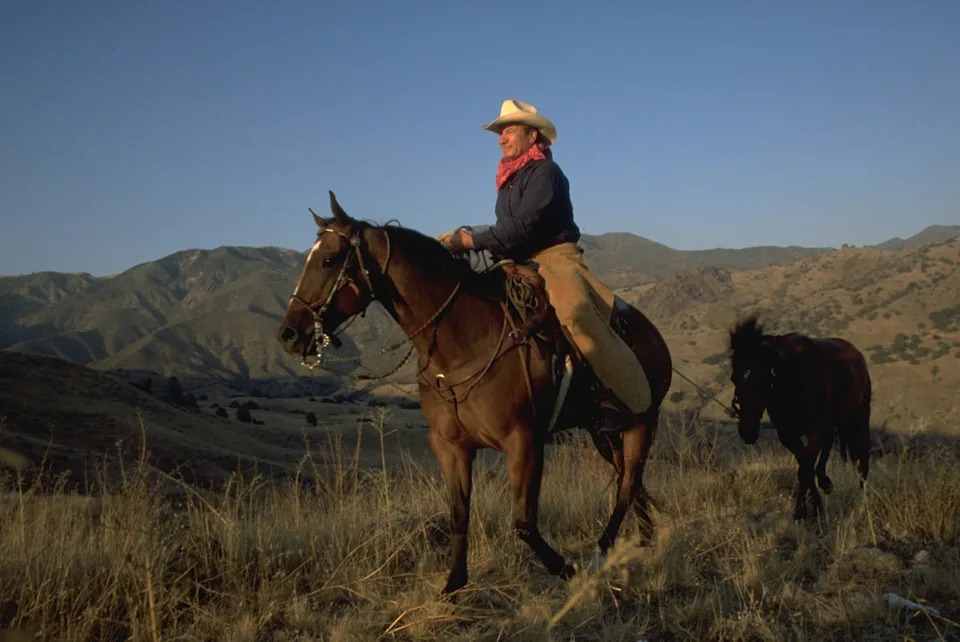 Monty Roberts, „šaptač konjima“ koji je promenio pristup treniranju — preminuo u 91. godini