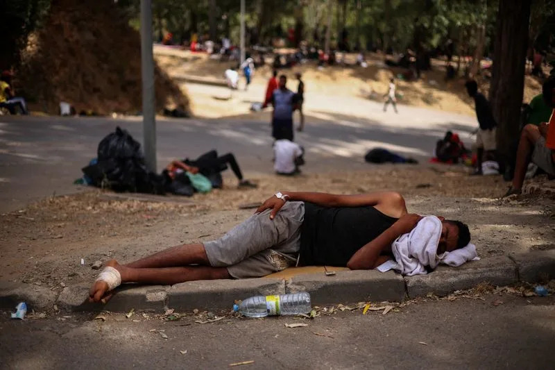 Ceuta Preplavljena Nakon Masovnog Preliva Migranata — Hiljade Ostale U Enklavi, Prihvatni Centri Kolabirali