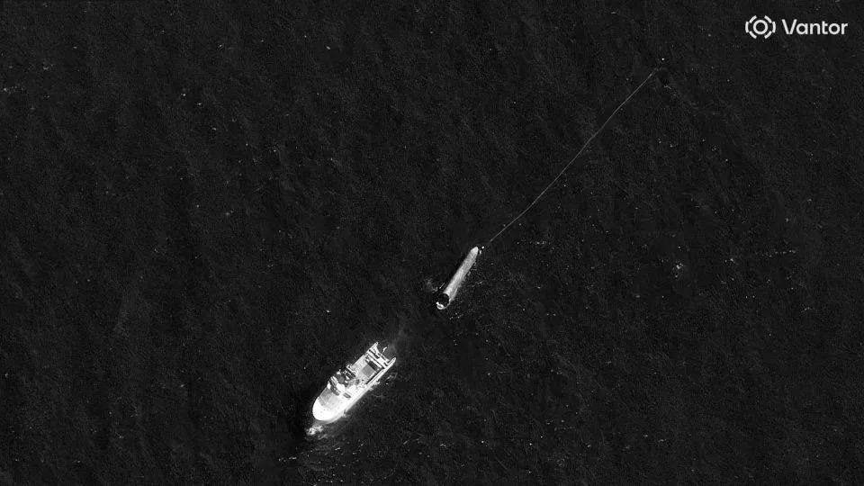 Satelitske Snimke Prate Trku: SpaceX-ov Starship (170 ft / ≈52 m) Pluta U Indijskom Okeanu — Počinje Operacija Oporavka