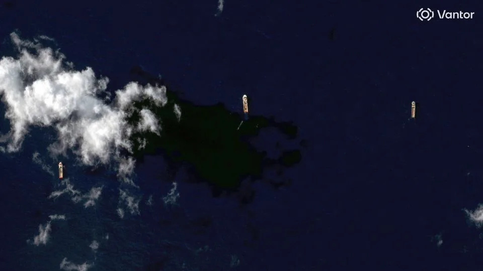 Satelitske Snimke Prate Trku: SpaceX-ov Starship (170 ft / ≈52 m) Pluta U Indijskom Okeanu — Počinje Operacija Oporavka