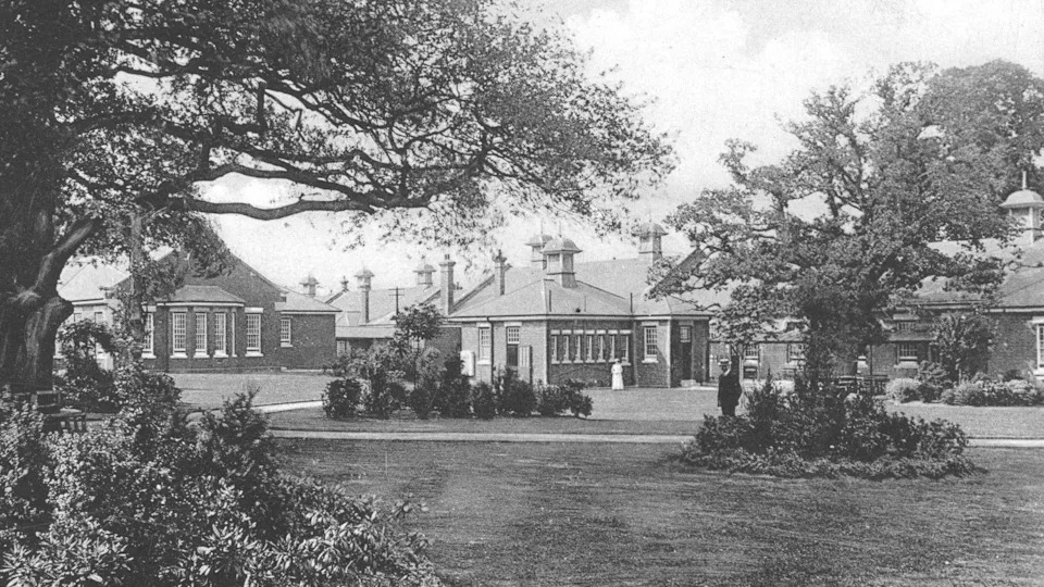 Horton Cemetery in Epsom Shortlisted For National ‘Everyday History Heroes’ Award