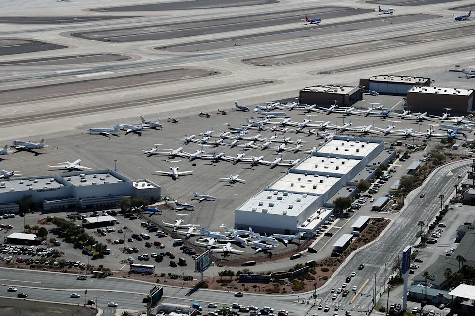 FAA Investigates After Rear Baggage Door Detaches From Diamond DA42 Mid‑Air Over North Las Vegas