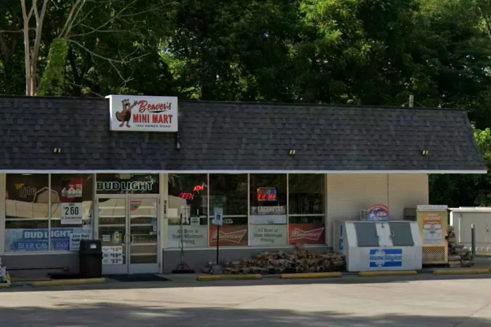 Buc-ee's Sues Small Ohio Minimart Over Beaver Logo, Sparking Local Backlash