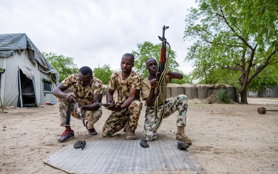 Nigerija ulaže 3 milijarde funti i 28.000 vojnika — Tinubu najavljuje najveće proširenje vojske u 50 godina