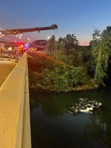 28-Year-Old Pulled From Upside-Down Truck After Plunging Off Ohio Highway — Quick-Thinking Firefighters Called ‘Extraordinary’