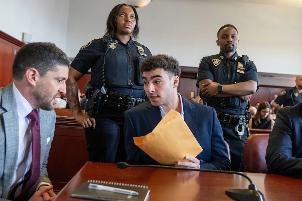 Luigi Mangione Asks Judge to Allow Live Broadcast of Sept. 8 Murder Trial Over Press Restrictions