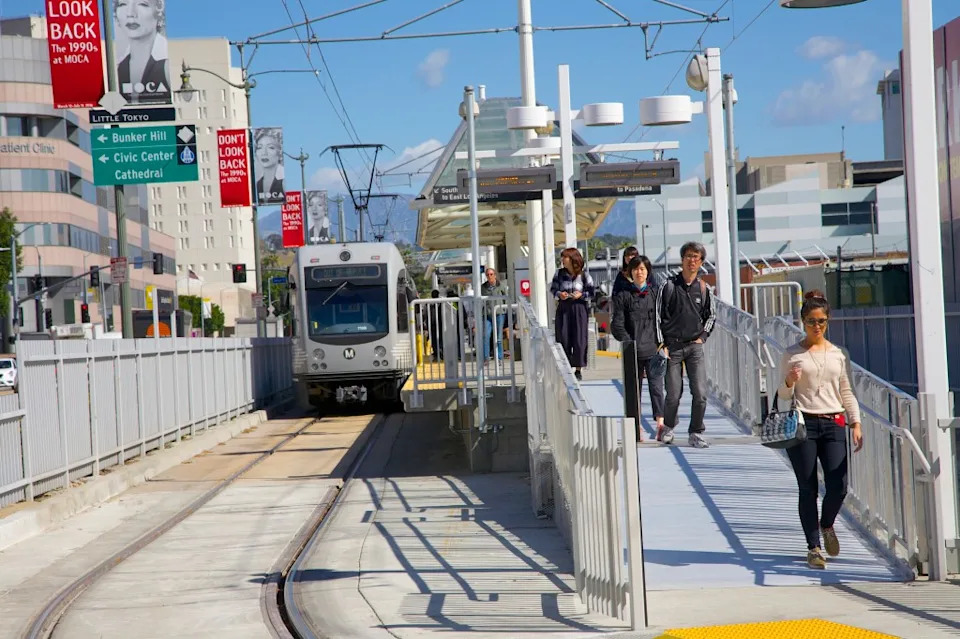 LA Metro Will Pay Up To $600 If You Park One Car For Five Weeks — How The One Car Challenge Works