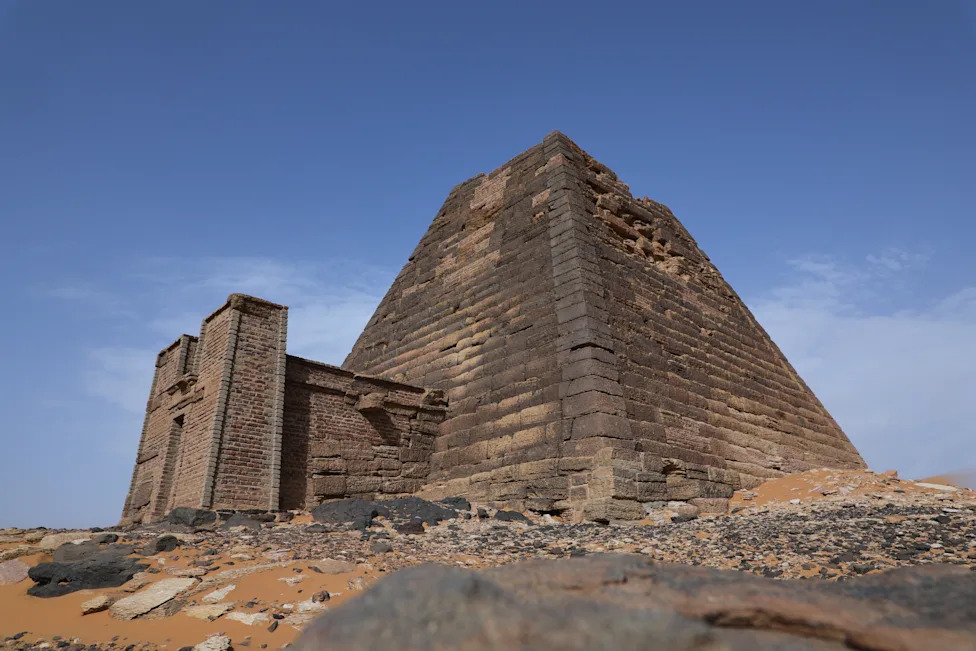 Piramide Meroe Na Ivici Propadanja: Rat, Pesak i So Nagrižu Drevne Grobnice