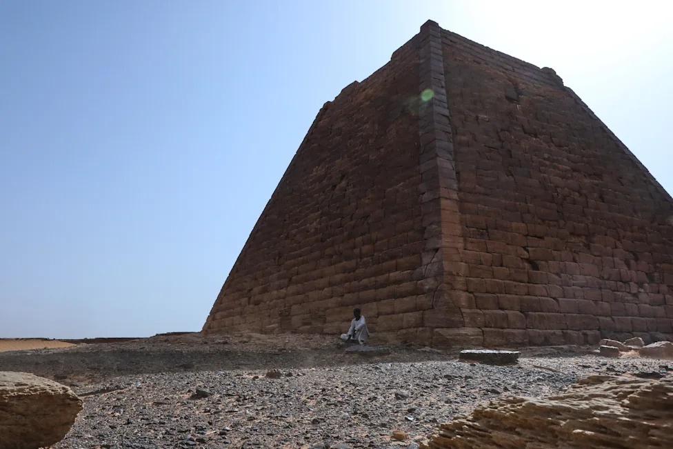 Piramide Meroe Na Ivici Propadanja: Rat, Pesak i So Nagrižu Drevne Grobnice