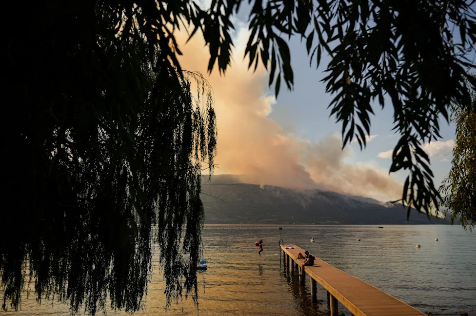 Klimatske promene udvostručile verovatnoću velikih požara u Kanadi, pokazuje studija; Tramp krivi loše upravljanje šumama