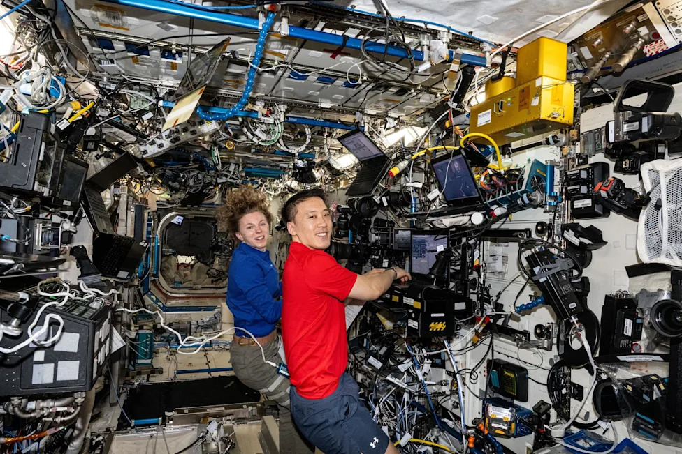 Uživo: Jessica Meir i Anil Menon Izlaze u Svemir — Svemirska Šetnja Sa ISS 6. Avgusta