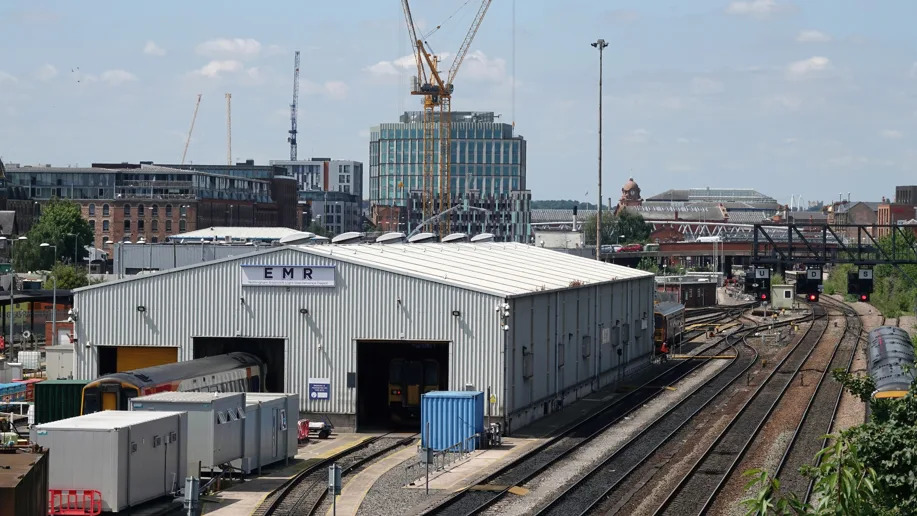 RMT Demands Answers as New East Midlands Aurora Trains Cause Disruption and Strikes