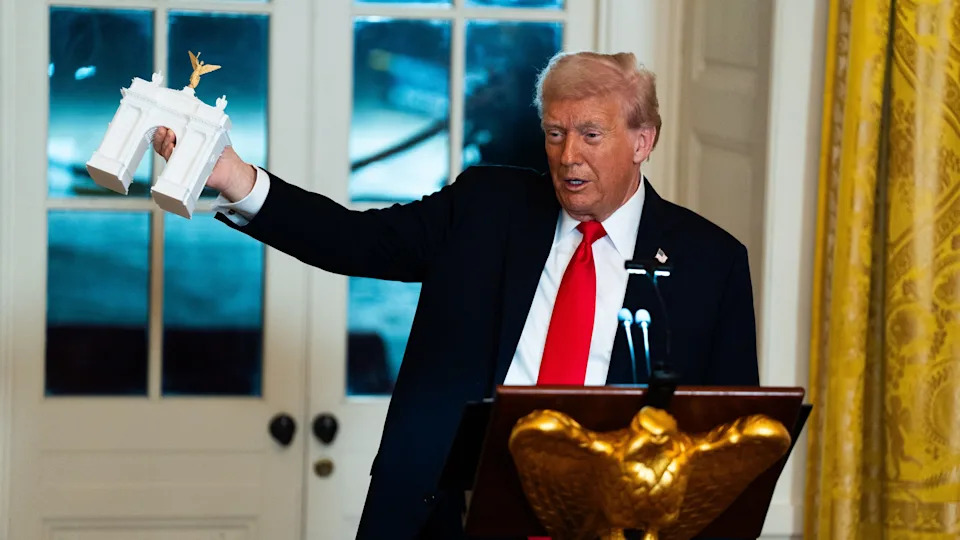 White House Aides Warn Trump's Focus on Monuments and Projects Is Hurting GOP Ahead of Midterms