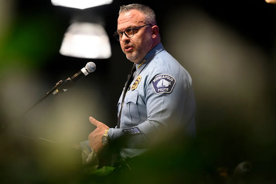 Ex-Minneapolis Police Chief Intervenes to Restrain Passenger Who Allegedly Lunged at Flight Attendants Mid-Flight