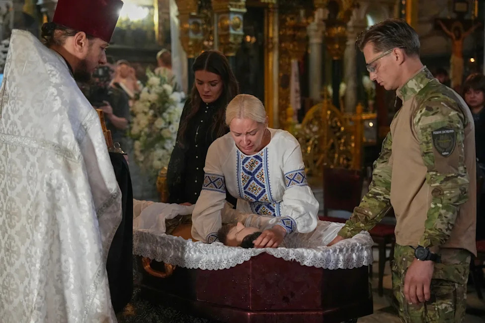 Ukrajina Odao Poštu 'Sakupljaču Duša' Oleksiju Jukovu Koji Je Poginuo Dok Je Izvlačio Tela