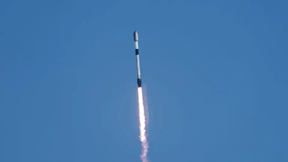 SpaceX lansirao 24 Starlink satelita sa Vandenberga — booster B1093 uspešno sleteo