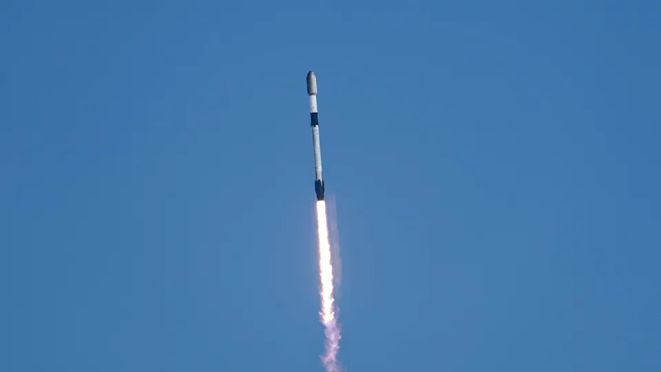 SpaceX lansirao 24 Starlink satelita sa Vandenberga — booster B1093 uspešno sleteo