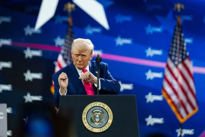 Trump Denies Camp David Clash With Hegseth Over Reported Munitions Shortages