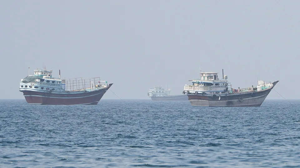 U.S. and Iran Exchange Messages Through Intermediaries as Talks Continue; Strait of Hormuz Remains Flashpoint