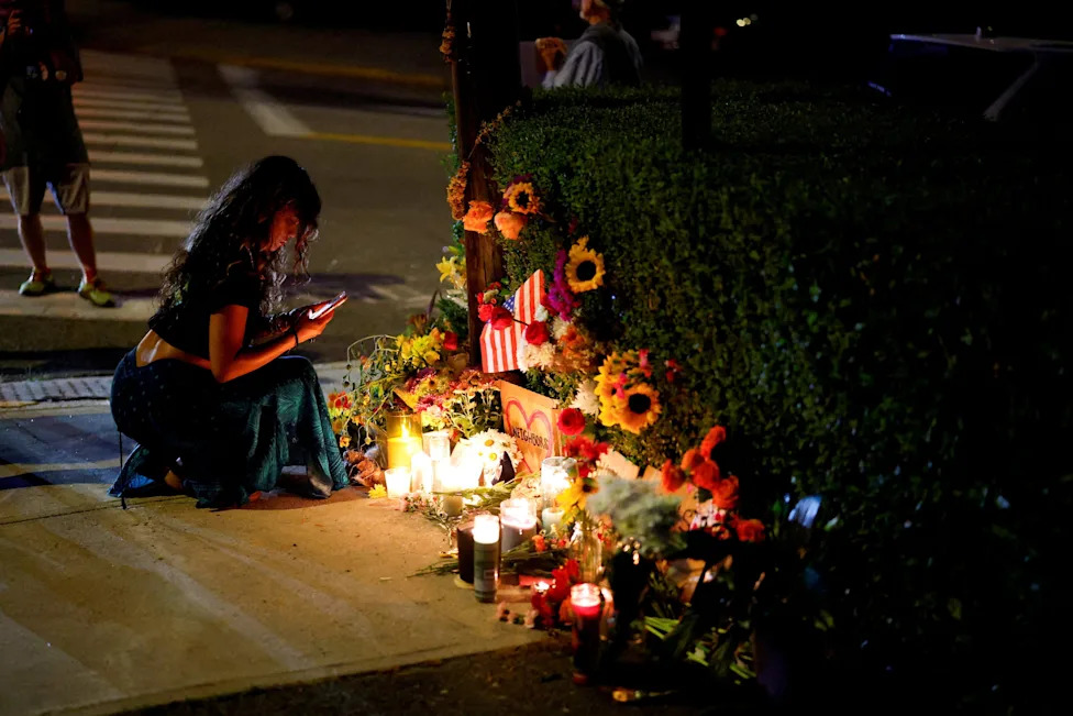 Poll: About 8-in-10 Independents Say ICE Used Excessive Force — A Midterms Risk For Republicans