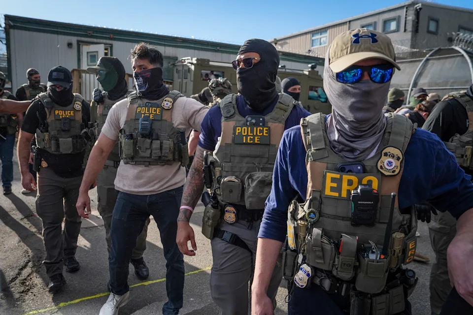 Poll: About 8-in-10 Independents Say ICE Used Excessive Force — A Midterms Risk For Republicans