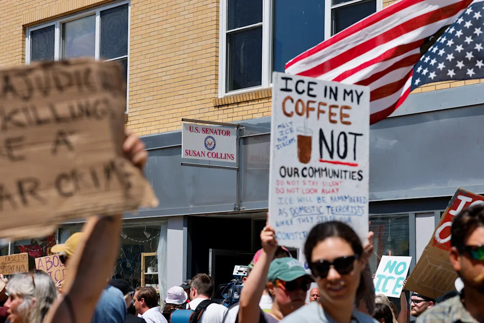 Poll: About 8-in-10 Independents Say ICE Used Excessive Force — A Midterms Risk For Republicans