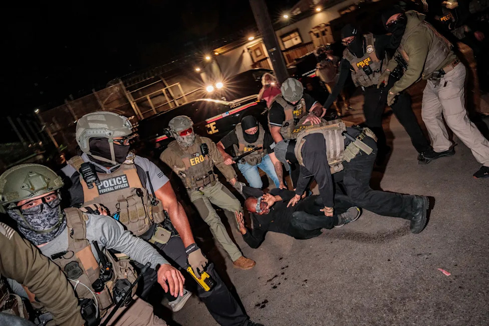 Poll: About 8-in-10 Independents Say ICE Used Excessive Force — A Midterms Risk For Republicans