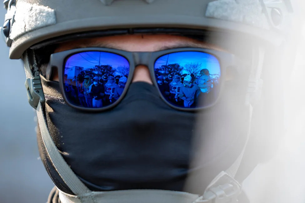 Poll: About 8-in-10 Independents Say ICE Used Excessive Force — A Midterms Risk For Republicans
