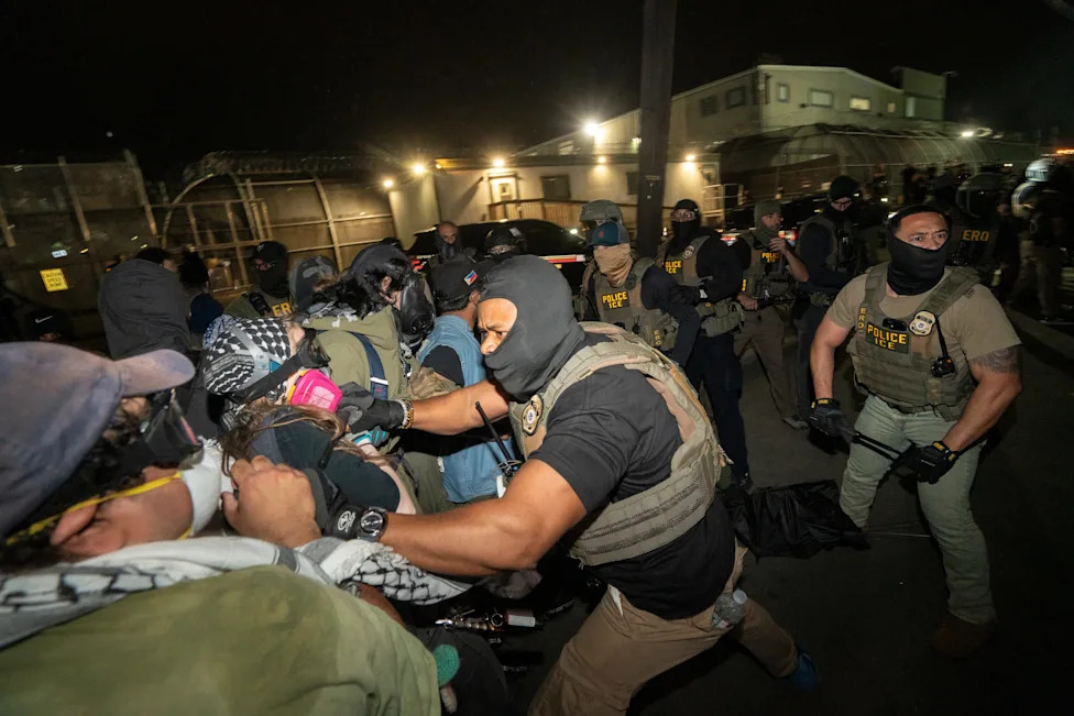 Poll: About 8-in-10 Independents Say ICE Used Excessive Force — A Midterms Risk For Republicans