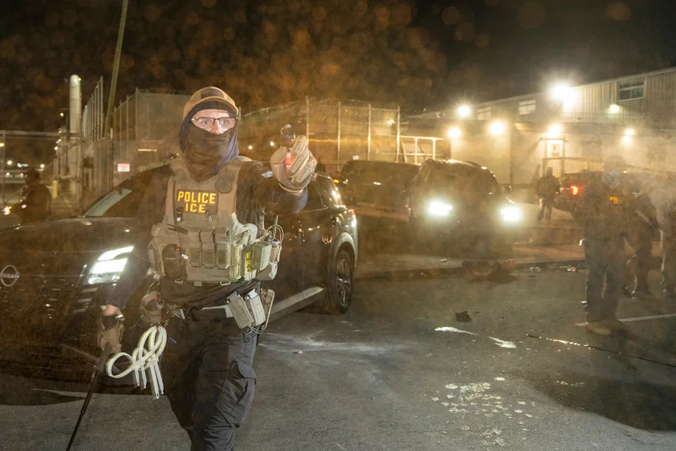 Poll: About 8-in-10 Independents Say ICE Used Excessive Force — A Midterms Risk For Republicans