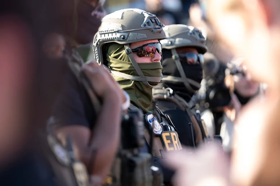 Poll: About 8-in-10 Independents Say ICE Used Excessive Force — A Midterms Risk For Republicans