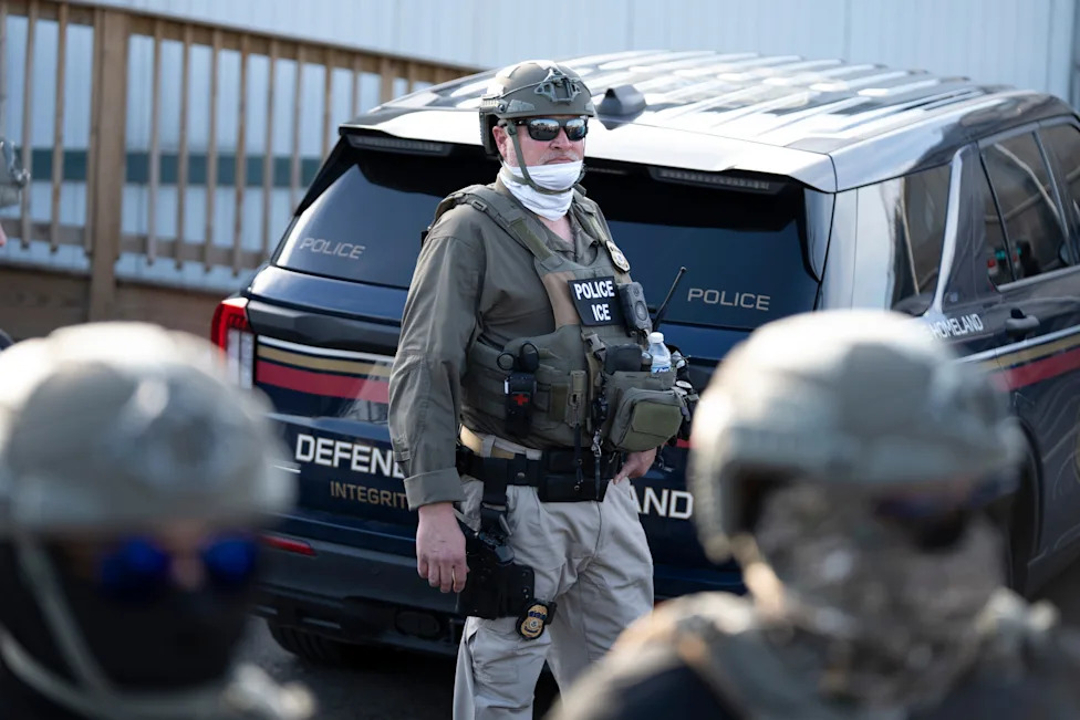 Poll: About 8-in-10 Independents Say ICE Used Excessive Force — A Midterms Risk For Republicans