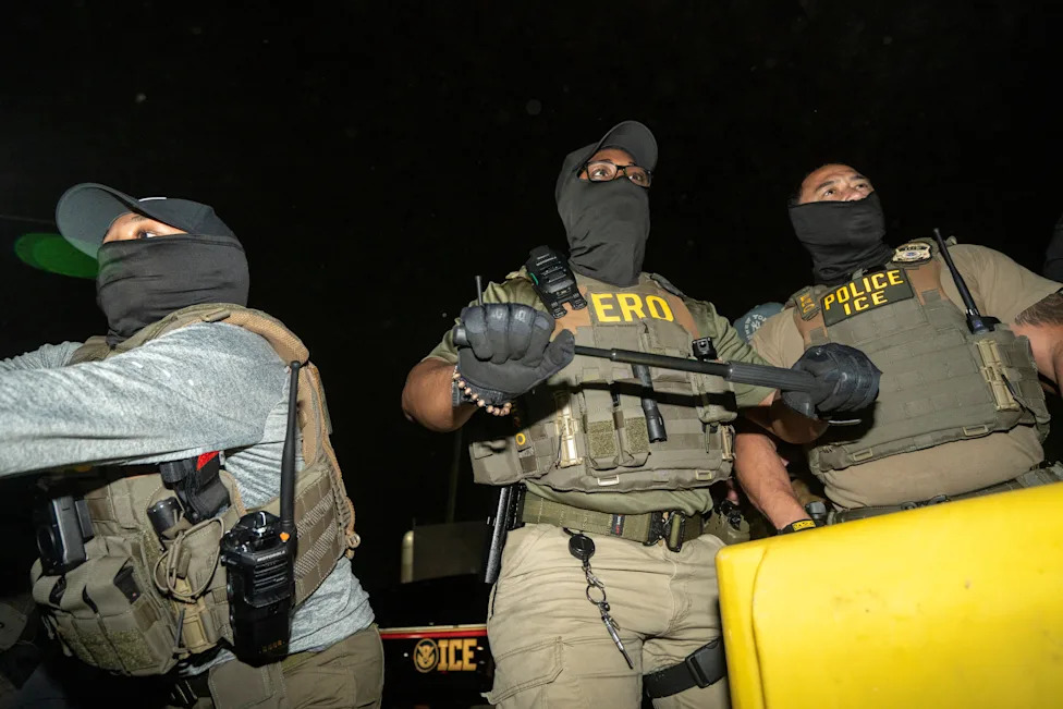 Poll: About 8-in-10 Independents Say ICE Used Excessive Force — A Midterms Risk For Republicans