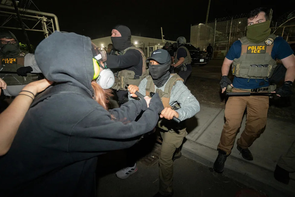 Poll: About 8-in-10 Independents Say ICE Used Excessive Force — A Midterms Risk For Republicans