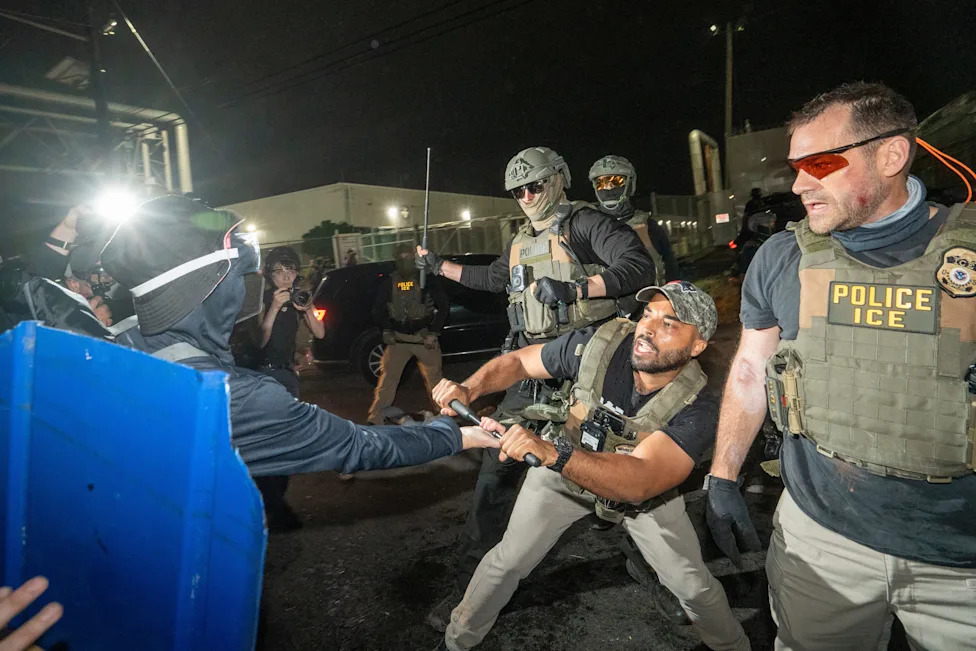 Poll: About 8-in-10 Independents Say ICE Used Excessive Force — A Midterms Risk For Republicans