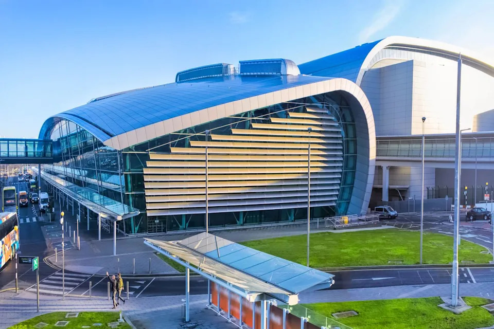Swiss Flight to Boston Diverts to Dublin After Power Bank Sparks Smoke Onboard