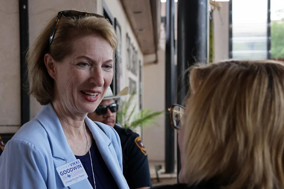 Texas Races Tighten: Democrats Close Gaps — One Contest Flips in Latest Poll