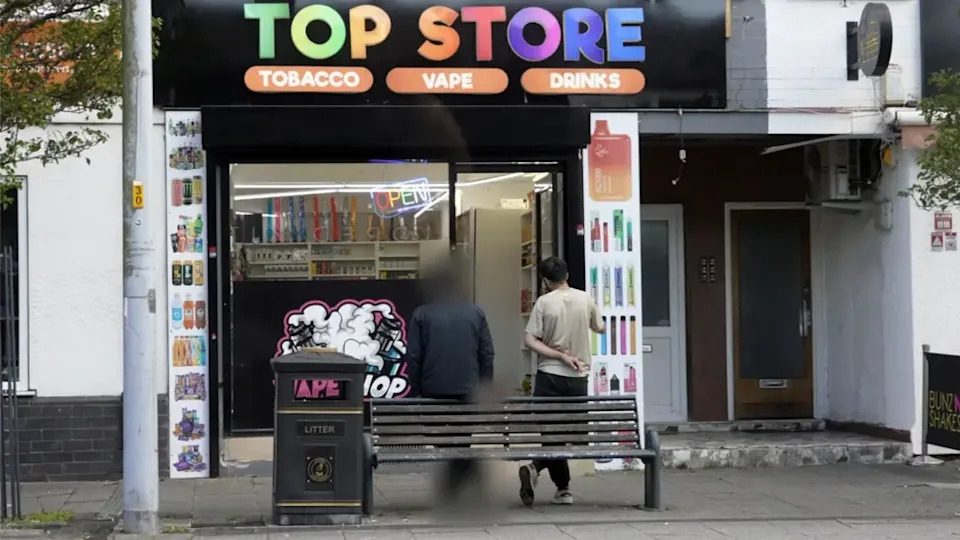 PM Announces New Powers to Block Vape and Betting Shops and Revive High Streets