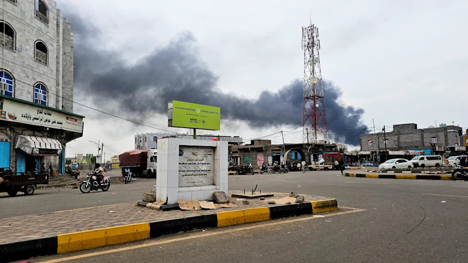 Trump Calls Iran's Economy 'Unsustainable' as Strikes Continue and Strait Of Hormuz Talks Reach 'Critical Point'