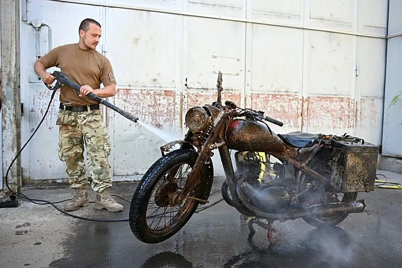 Iz Dunava izvađen gotovo netaknut nemački vojni motocikl — DKW NZ 350-1 pronađen nasuprot parlamenta u Budimpešti