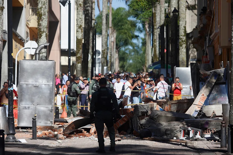 Snažan zemljotres magnitude 7,4 pogodio zapadnu Kolumbiju — više od 200 poginulih, desetine zarobljenih pod ruševinama