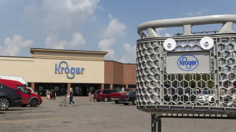 Which Store Brands Use Taylor Farms? 4 Major Retailers Named During Cyclospora Lettuce Recall