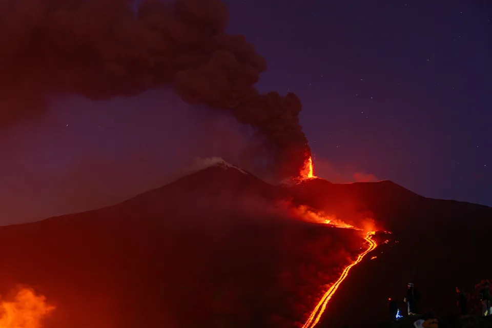 Erupcija Etne Zatvorila Aerodrom U Kataniji: Hiljade Putnika Pogođene Tokom Sezone