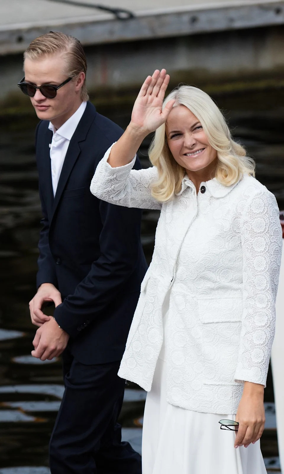 Marius Borg Høiby Ostaje Pod Elektronskim Nadzorom Na Skaugumu — Polusrodnici Zapisuju Nova Poglavlja