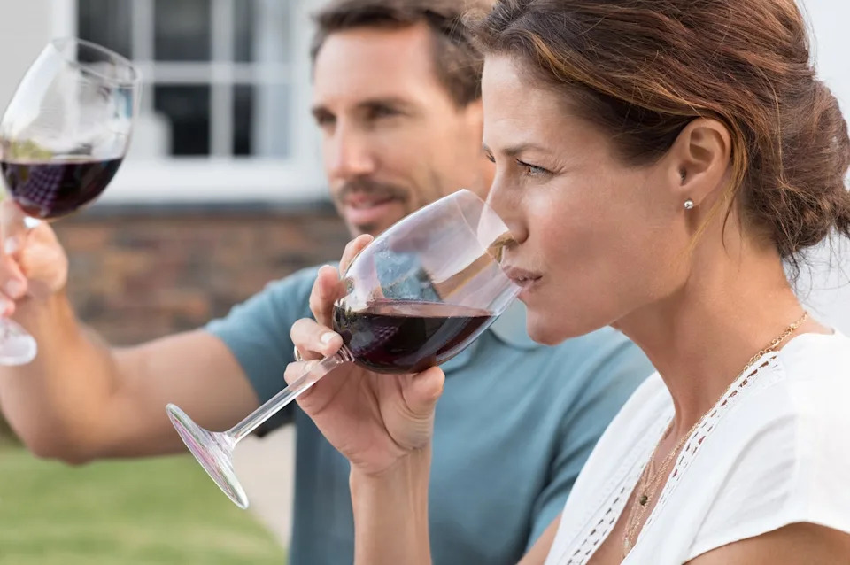 Vino, Pivo Ili Žestoka Pića? Velika Studija Povezuje Vino Sa Nižom Smrtnosću