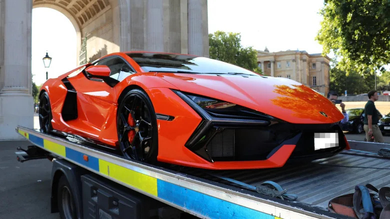 Rekordna racija u Londonu: Met zaplenio 90 superautomobila vrednih oko 10 miliona dolara