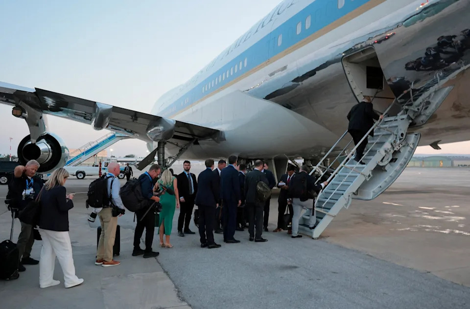 Secret Service Moves Trump Off Air Force One After Israeli Tip; U.S. Intel Found No Credible Threat