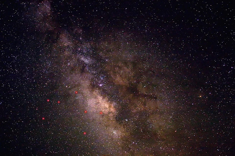 JWST Otkrio Vodu U Omotaču Umiruće Zvezde Blizu Crne Rupe U Centru Mlečnog Puta